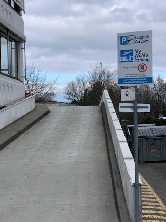 Auffahrt zum Parkdeck